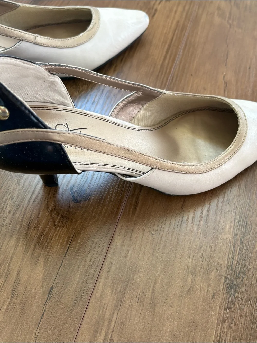 Life Stride Women's Cream Pointed-Toe Slingback Pumps size 11. INV25/570